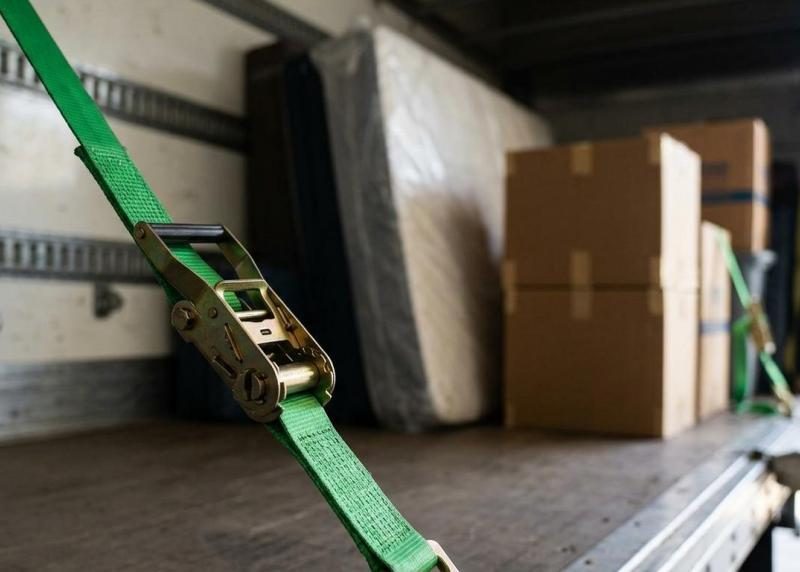 how to load a moving truck